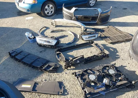 2018 Audi Q3 2.0T Premium/2.0T Sport Premium from USA, damaged, VIN WA1HCCFS7JR007975